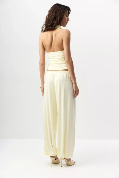 Топ халтер со стойкой (сливочный) (M) 