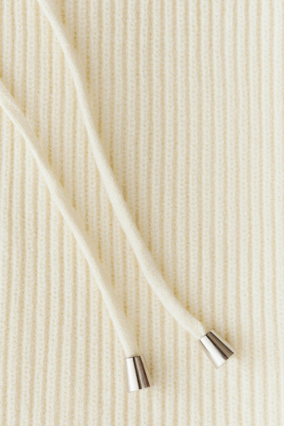 Капор вязаный из вискозы (молочный) (one size) 