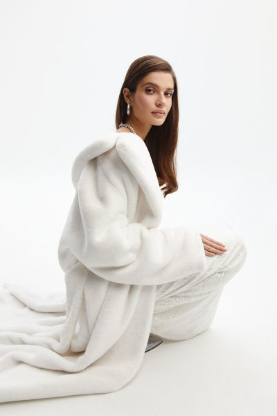 Шуба из эко меха (one size, молочный) 