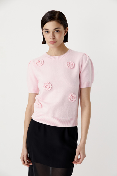 Футболка вязаная с декоративными цветами (светло-розовый) (S) 